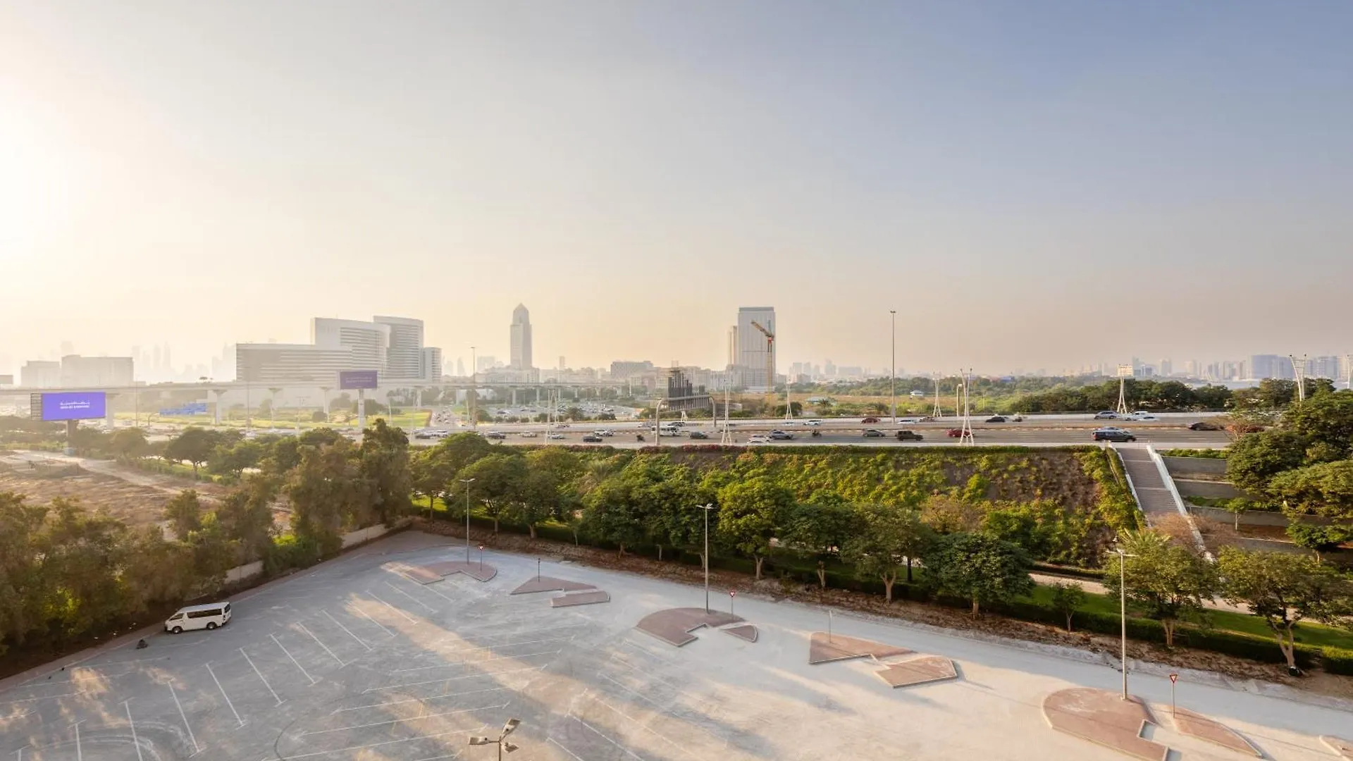Waves - Elegant 1Br Near Metro & Dubai Creek Harbour Lägenhet Förenade Arabemiraten
